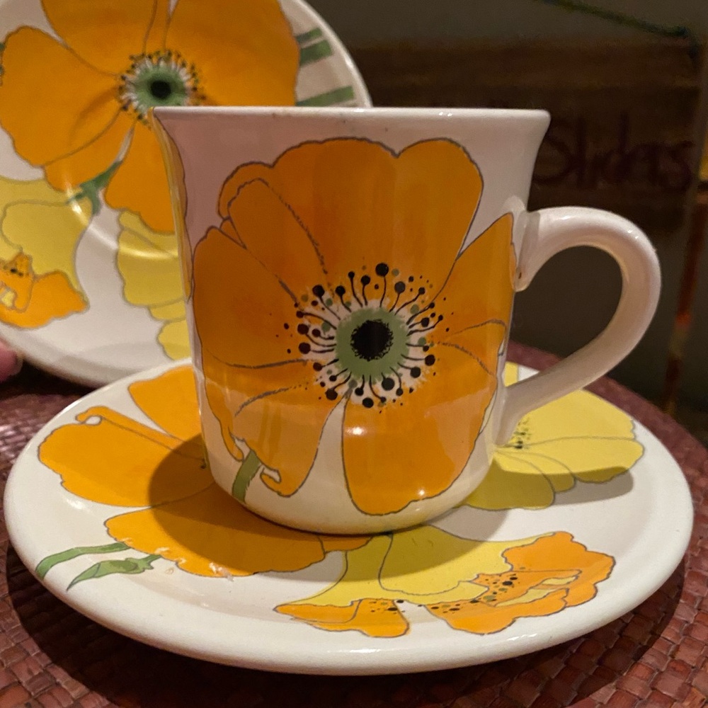 Vintage Metlox Poppytrail "Wild Poppy" ceramic mug and saucer set. - Picture 2 of 8